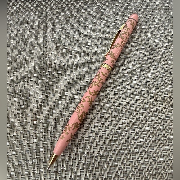 Langham Hotel Pink and Gold Pen - Picture 3 of 4